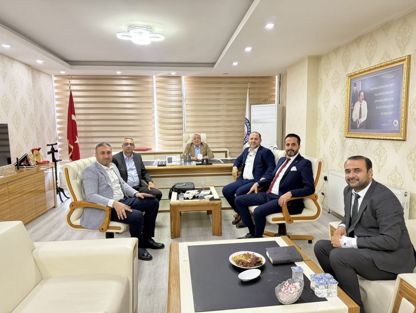 ALBARAKA TÜRK KATILIM BÖLGE MÜDÜRÜ, BÖLGE KREDİ TAHSİS KOORDİNATÖRÜ VE BERABERİNDEKİ HEYETTEN BORSAMIZA ZİYARET 08/05/2025